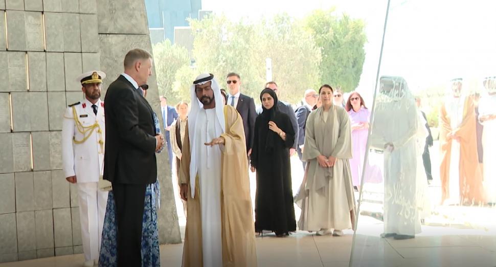 Klaus Iohannis, vizită oficială în Emiratele Arabe Unite. Preşedintele a vizitat Monumentul Martirilor și Marea Moschee din Abu Dhabi  823502