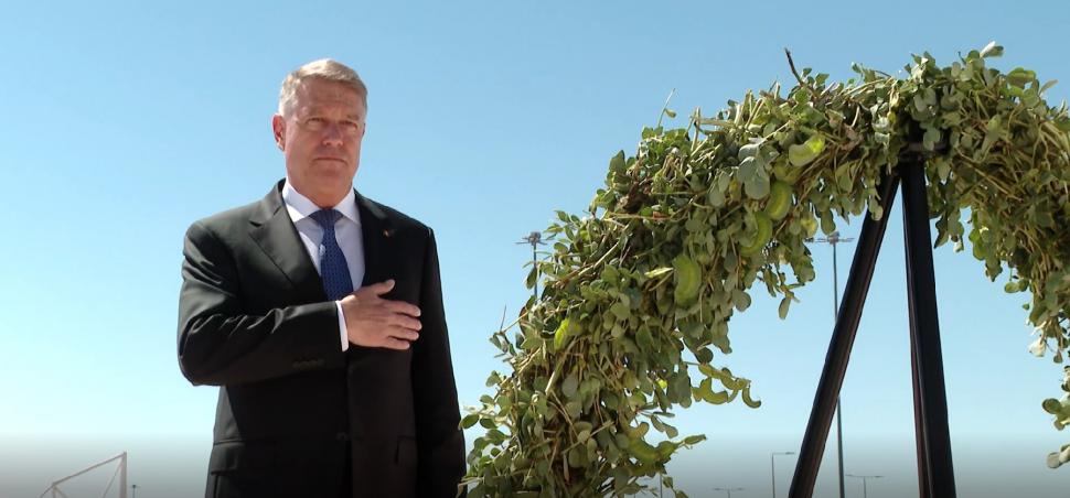 Klaus Iohannis, vizită oficială în Emiratele Arabe Unite. Preşedintele a vizitat Monumentul Martirilor și Marea Moschee din Abu Dhabi  823504