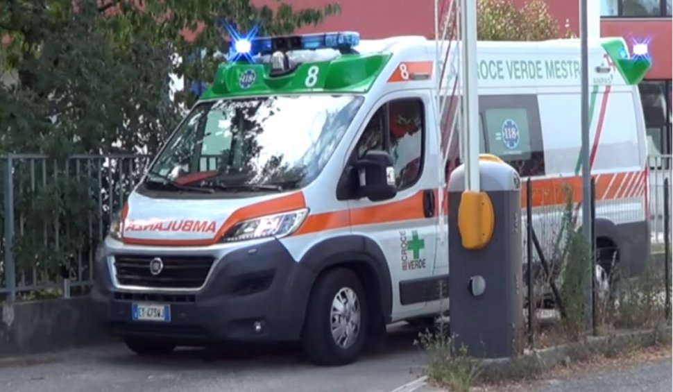 O ambulanță a mers 3.600 de km pentru a transporta o româncă din București în Italia