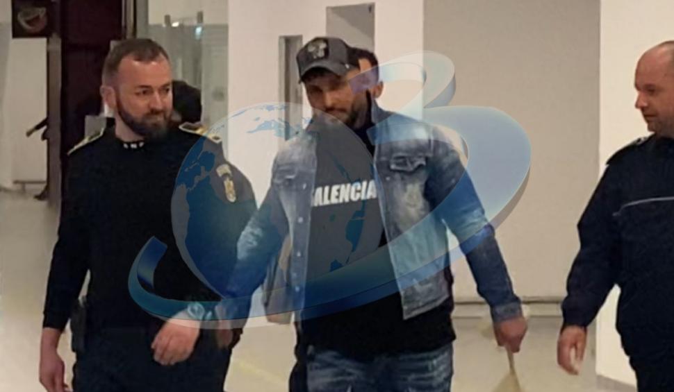 Daniel Balint, fiul lui Sile Cămătaru, extrădat din Italia. Imagini cu momentul sosirii pe Aeroportul Otopeni 823845