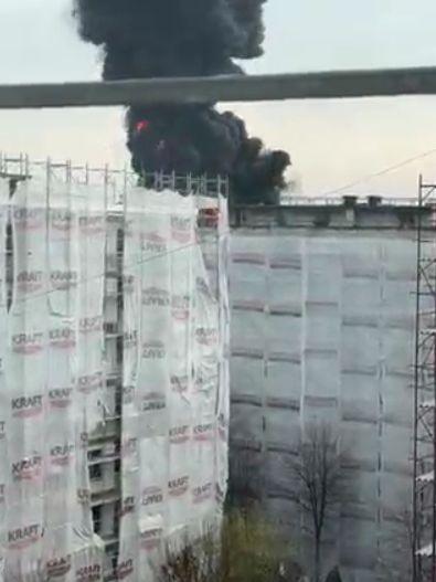 Incendiu puternic în Sectorul 5 din București! ”Arde blocul! Lăsați lucrurile și mergeți jos!” 823698