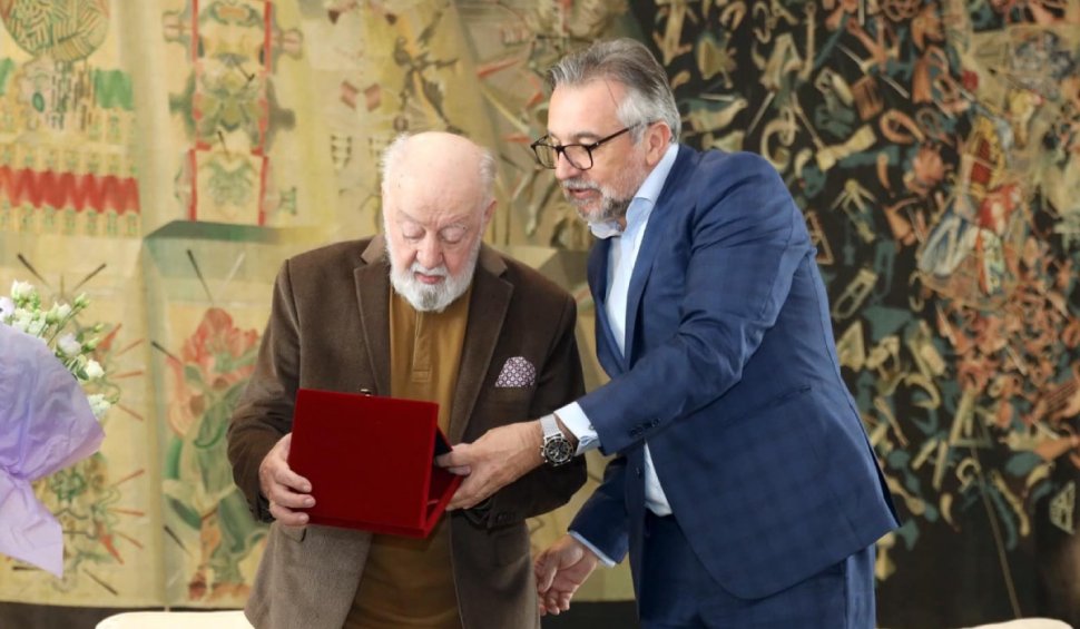 "Astăzi a fost momentul unei mari bucurii": Ministrul Culturii l-a felicitat personal pe actorul Constantin Dinulescu la împlinirea vârstei de 90 de ani