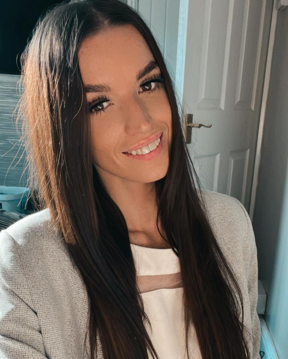 "Suntem zdrobiți, doi copii au rămas fără mama lor". O tânără mămică s-a stins din viață subit, după luni în care s-a luptat cu dureri infernale de cap 823744