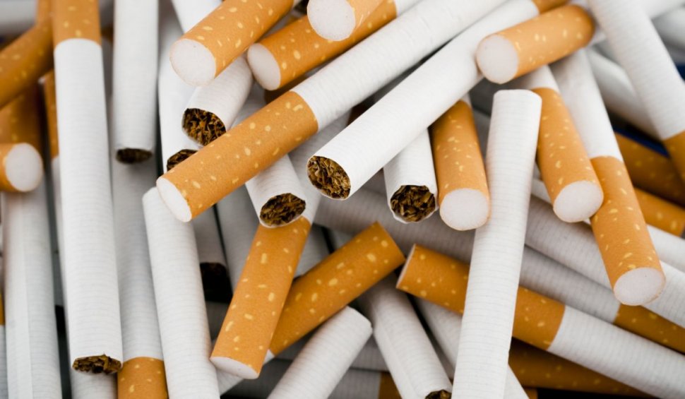 Se scumpesc ţigările de la 1 aprilie, după o nouă majorare a accizelor. Cât va costa un pachet de țigări