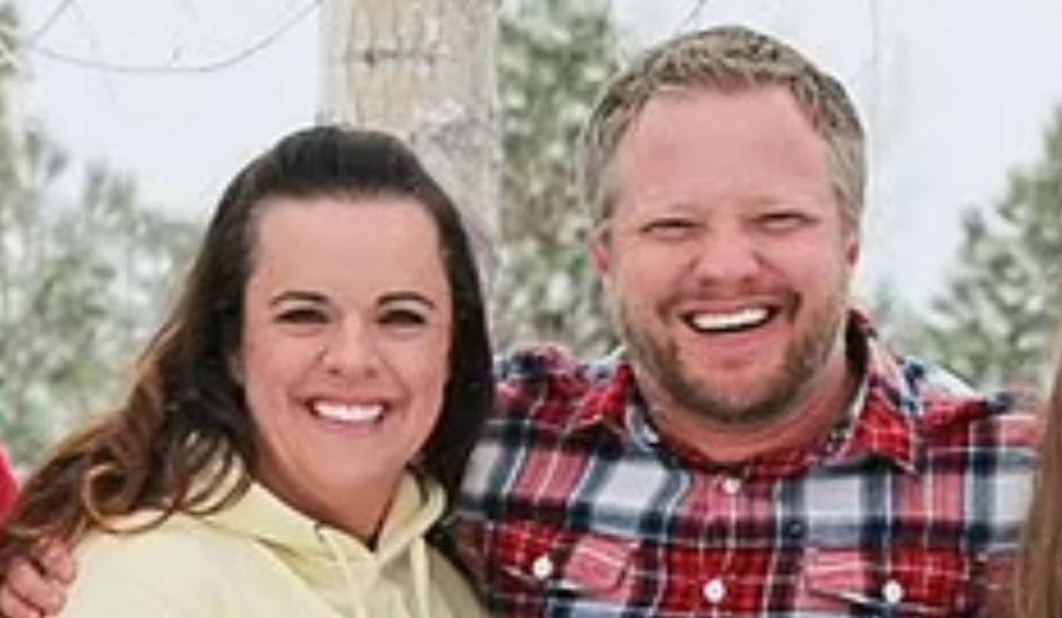 Un dentist şi-a omorât soţia pentru a putea trăi cu amanta. Femeia a fost otrăvită cu cianură 824178