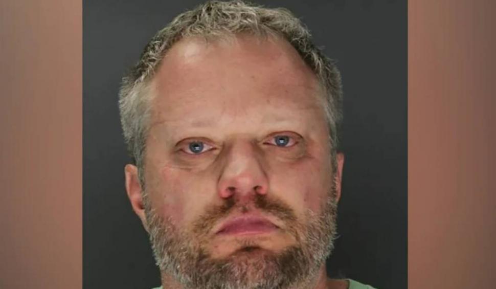 Un dentist şi-a omorât soţia pentru a putea trăi cu amanta. Femeia a fost otrăvită cu cianură 824179