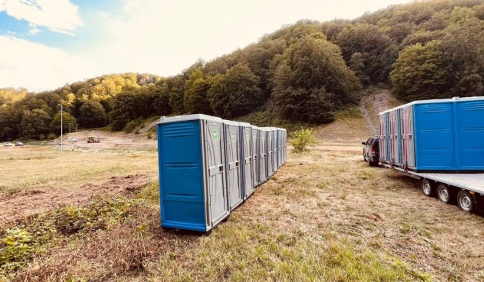 Despre serviciile de închiriere toalete ecologice în cadrul evenimentelor în aer liber