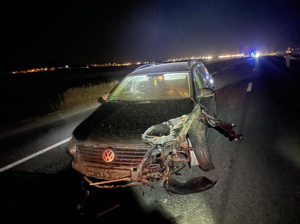 Accident mortal la Iaşi. O persoană a murit după impactul violent între două maşini şi o căruţă 824709