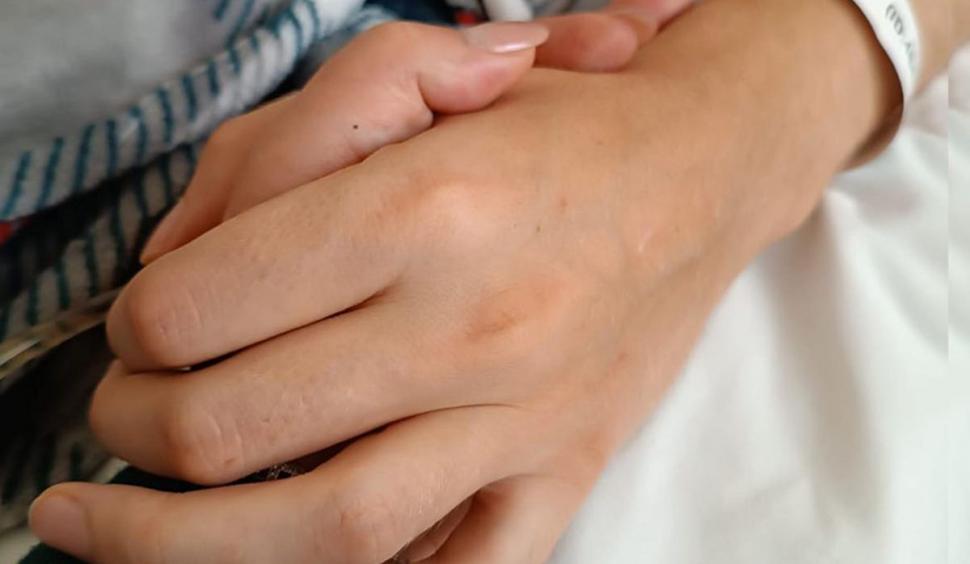 "Sunt o mamă distrusă de durere, dar ochii copilului meu văd lumina zilei şi după ce a murit" | Povestea băiatului care a redat vederea altora prin moartea sa 824571