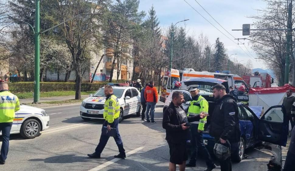 Accident îngrozitor cu șase victime pe o stradă din Brașov | Un bărbat nu a mai putut fi salvat 824751