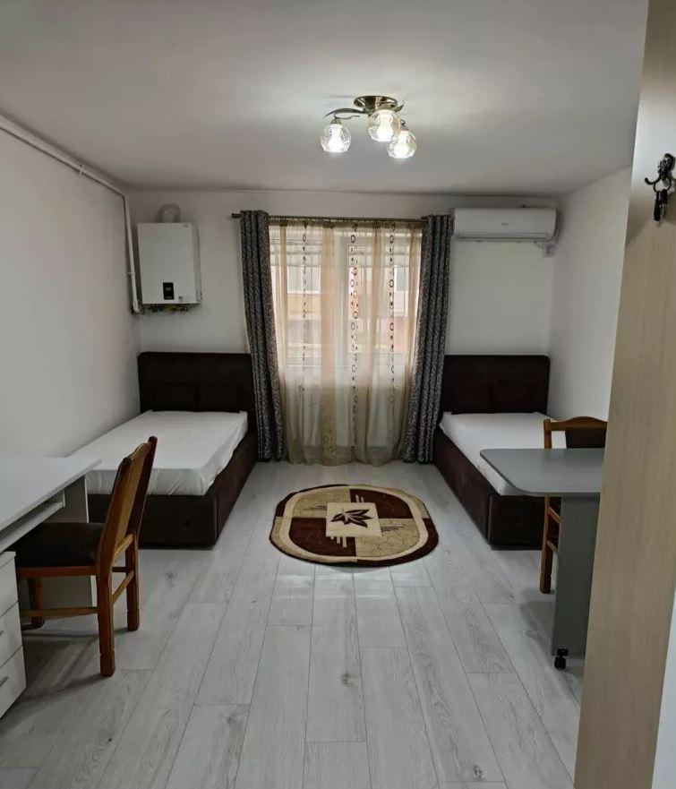 Val de glume pe internet pe seama unei garsoniere cu bucătărie în hol din Cluj: "Doamne fereşte! E bună pentru când aveți certuri în familie" 824915