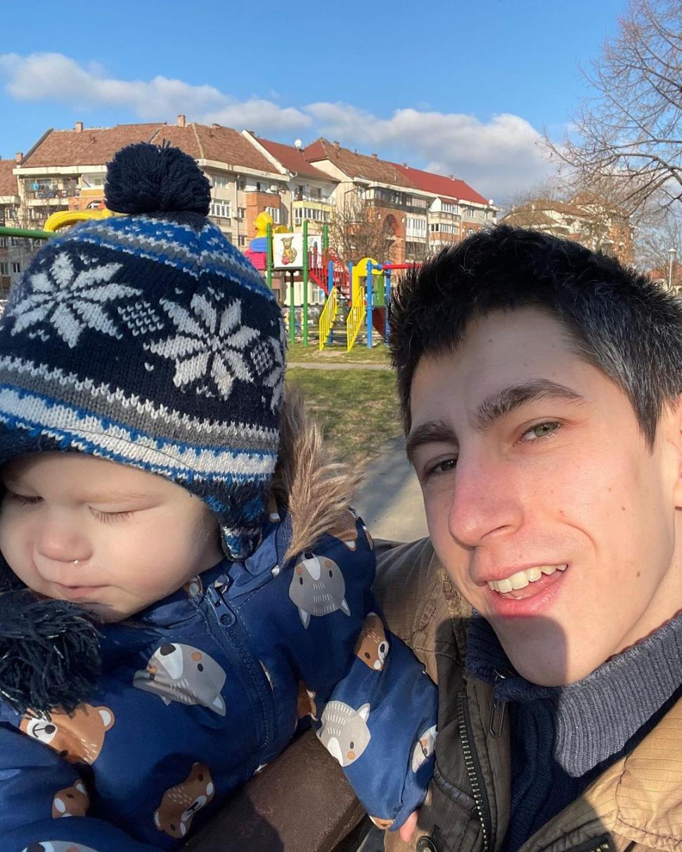 "Mi-a spus că el este vinovatul!" Un vecin al lui Bogdan, tânărul care şi-a omorât copilul de un an, rupe tăcerea 824856