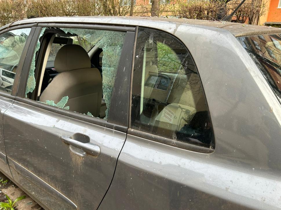 Explozie puternică într-un bloc din Suceava. Un bătrân a suferit arsuri grave 824962