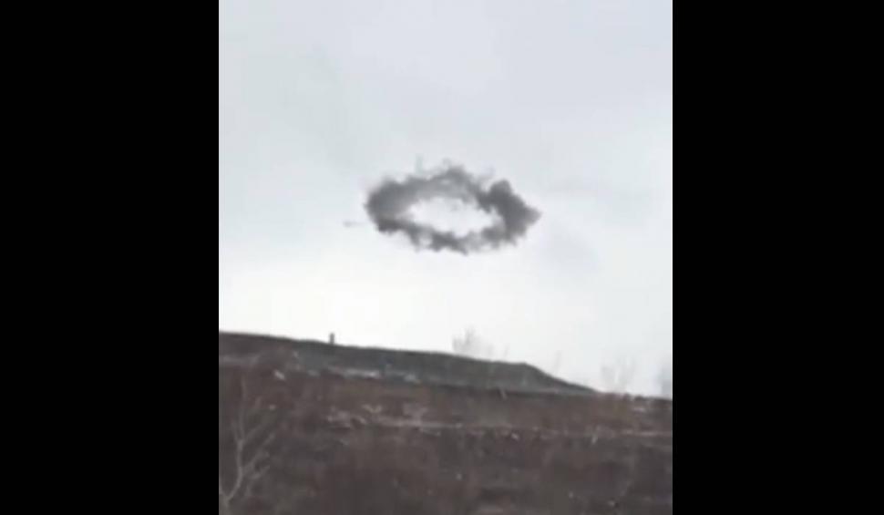 Cercuri negre pe cerul Moscovei! Locuitorii sunt îngroziți de fenomenul straniu 825399