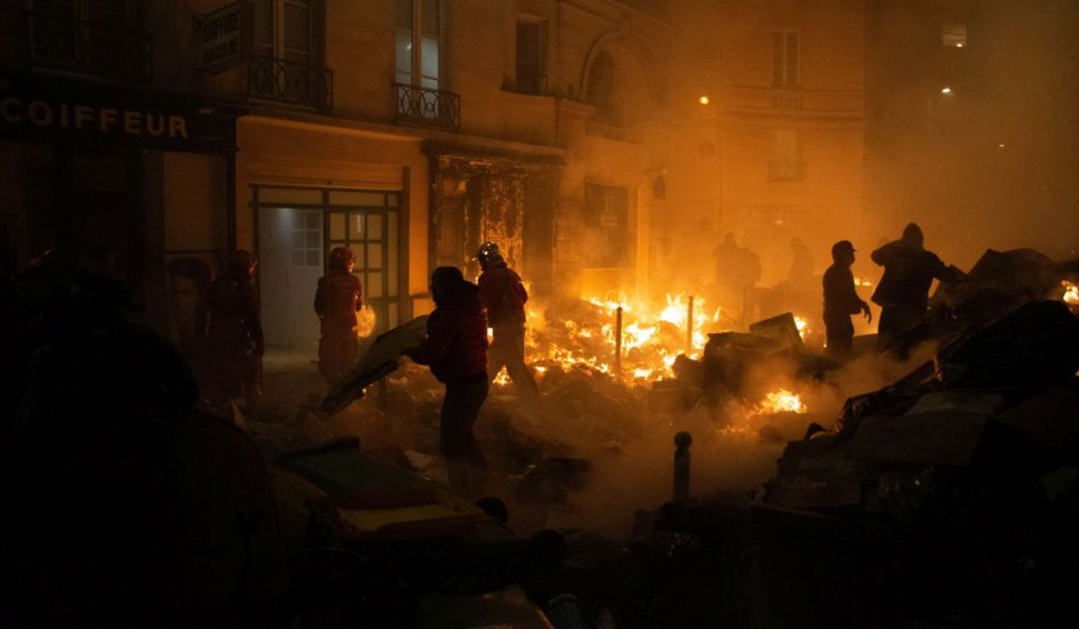 Franța devine, marți, un butoi cu pulbere: "Democrația țării e în pericol!" | Milioane de oameni, în stradă, după violențele de săptămâna trecută