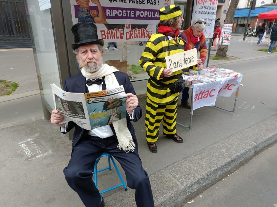 Scene de război în Paris | Franţa, sub asediul celor mai mari proteste! Emmauel Macron sfidat de manifestanţi în stradă 825417