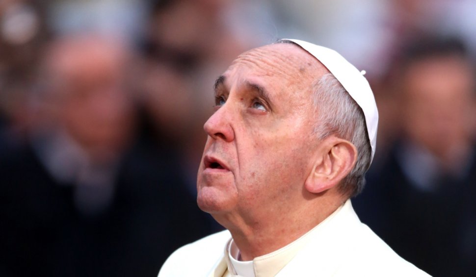 Papa Francisc, internat de urgență la spital din cauza unei infecții respiratorii