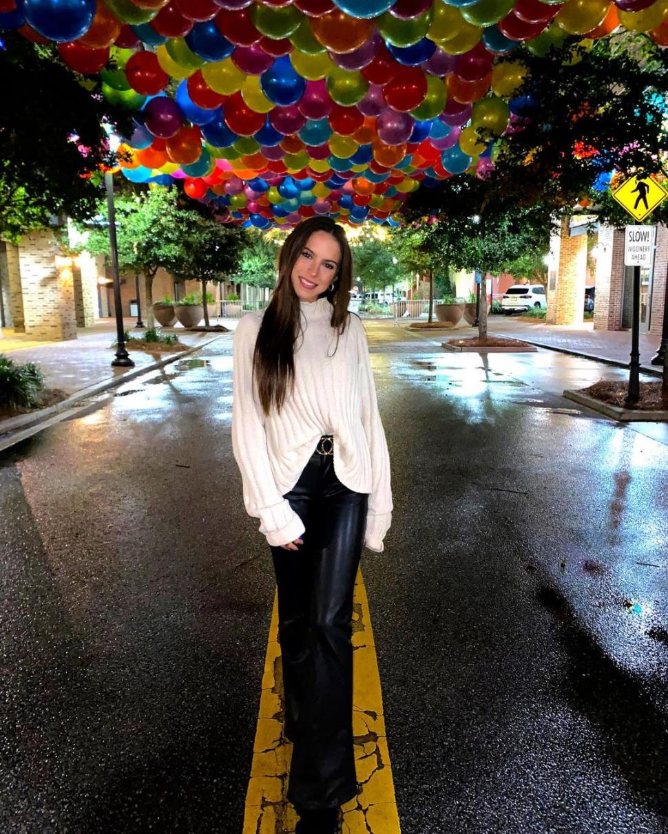 "Îți iubesc sufletul frumos". O tânără, vedetă pe TikTok, a murit într-un accident, după ce s-a lăudat că nu a fost implicată niciodată într-un astfel de incident 825553