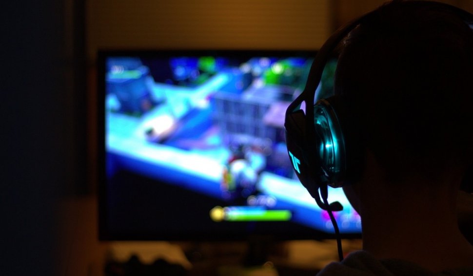 Jocurile video, pasiune transformată în sursă de venit de tot mai mulți tineri. Care sunt profesiile căutate în domeniu