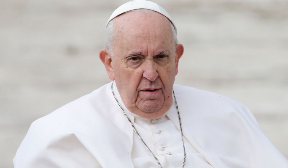 Papa Francisc, primul mesaj după internarea de urgență în spital