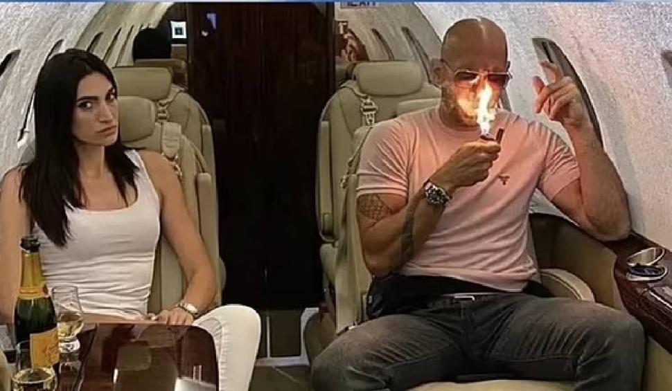 Fraţii Tate au fost eliberaţi din închisoare şi plasaţi în arest la domiciliu | Cum arată după trei luni petrecute în spatele gratiilor 826086