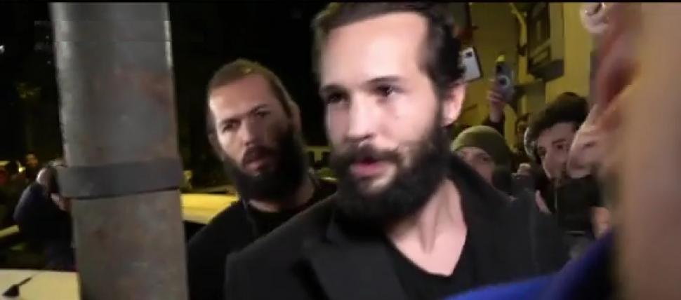 Fraţii Tate au fost eliberaţi din închisoare şi plasaţi în arest la domiciliu | Cum arată după trei luni petrecute în spatele gratiilor 826127