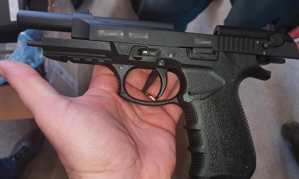 Ucrainean care transporta peste 1.000 de pistoale suspecte, prins în Vama Negru Vodă 825936