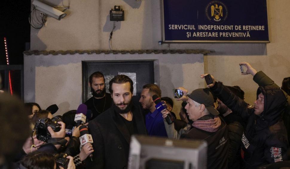 Ce reguli au de respectat fraţii Tate, aflaţi în arest la domiciliu în vila lor de lux din Voluntari 826211