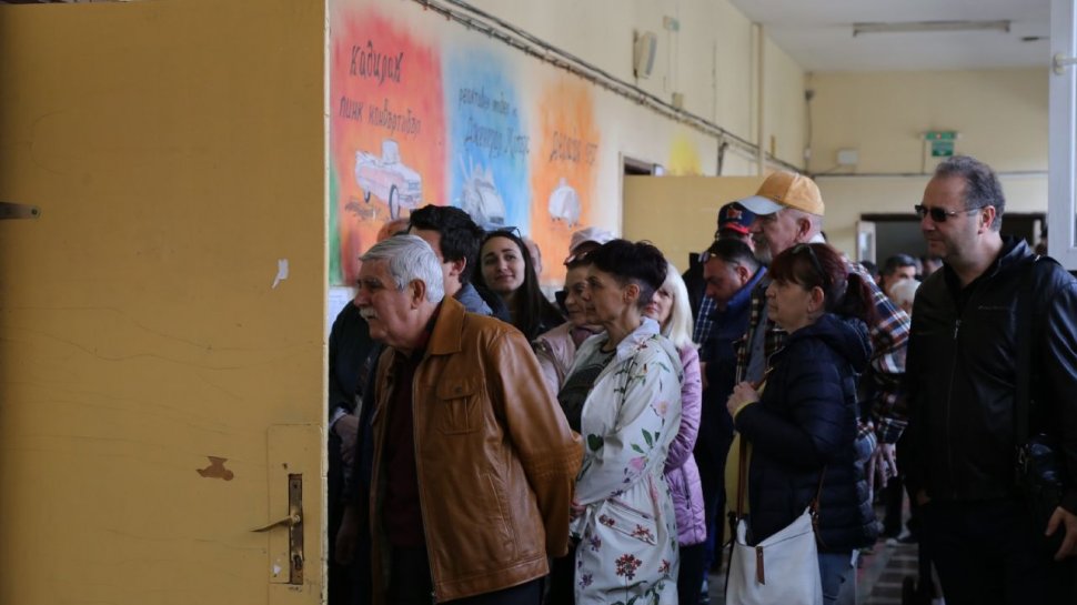 Alegeri parlamentare în Bulgaria. Sondajele arată un nou impas pentru bulgari