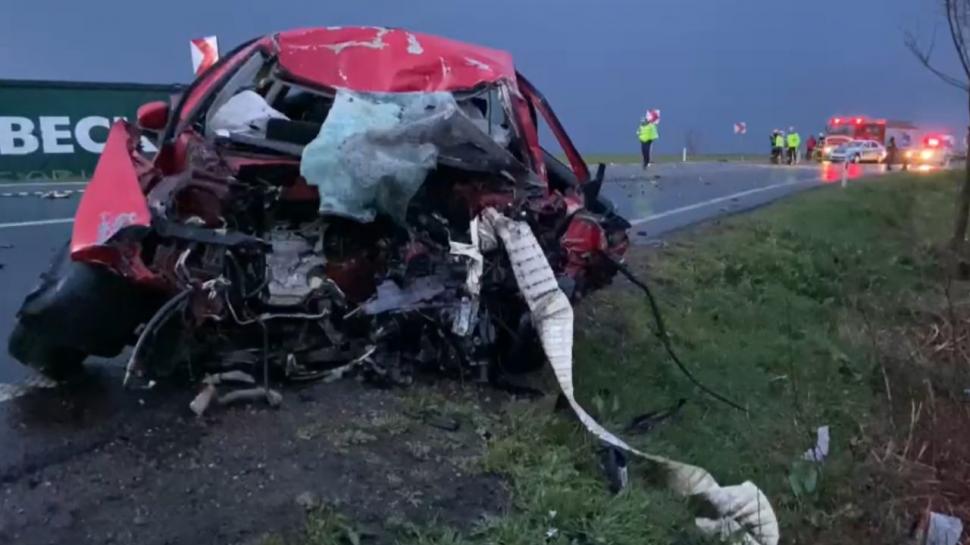 O fetiţă a rămas orfană după ce şi-a pierdut mama într-un cumplit accident în Arad 826395
