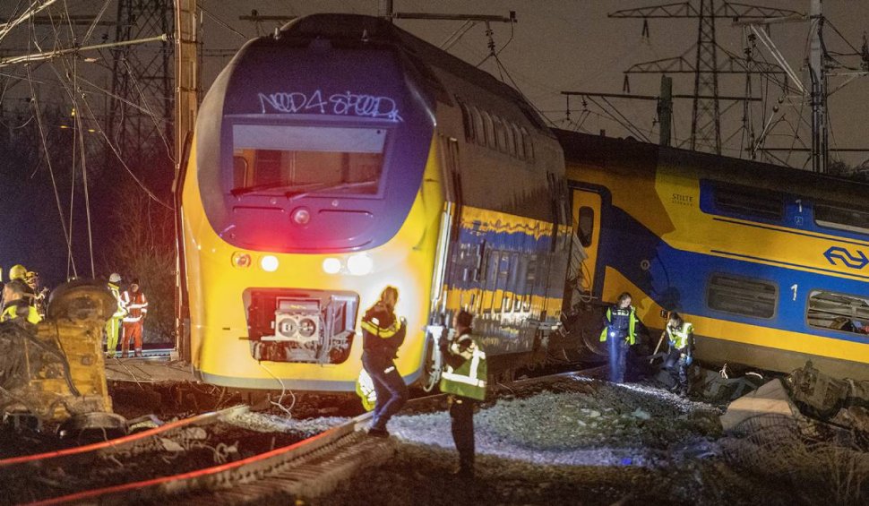 Accident feroviar în Olanda. O persoană a murit, iar alte 30 sunt grav rănite