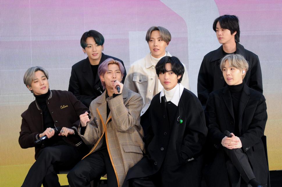 Premieră: un cântăreț din Coreea de Sud a ajuns în fruntea topului Billboard din SUA  826706