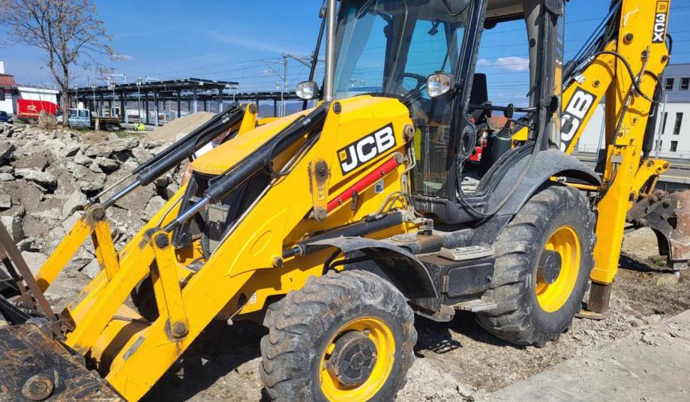 Cât ajunge să coste un excavator second-hand scos la licitaţie de ANAF 826912