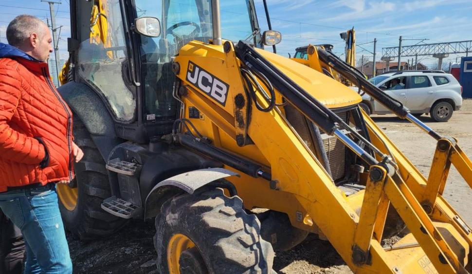 Cât ajunge să coste un excavator second-hand scos la licitaţie de ANAF 826913