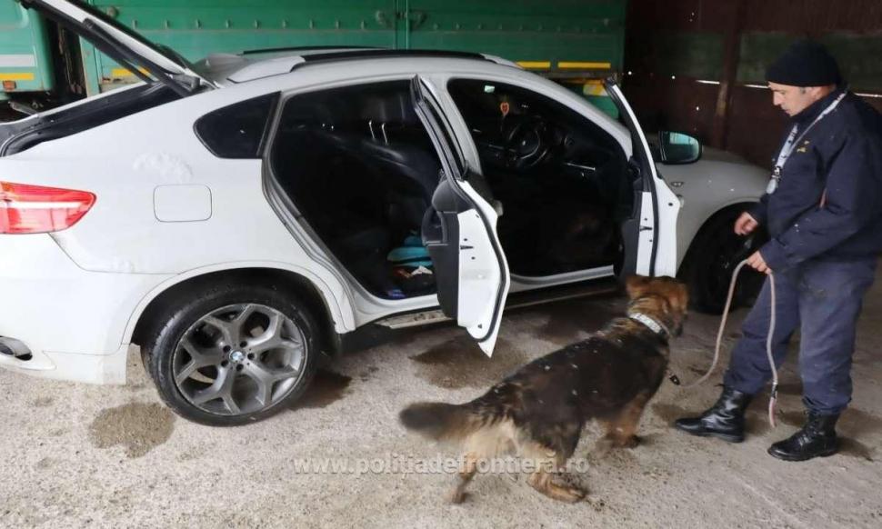 Un român a rămas fără un BMW X6, după ce poliţiştii de frontieră din Botoşani au primit o alertă 826980
