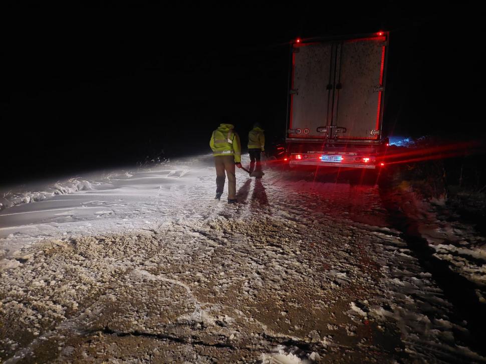 Vortexul polar a paralizat România | Zăpada face prăpăd în regiunea Moldovei | Zeci de şoferi au rămas captivi, cu orele, în nămeţi 827112