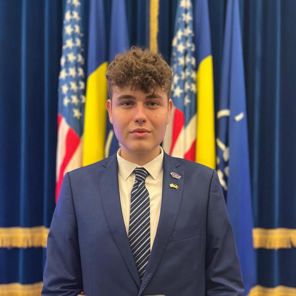 El este Alex Drăghia, elevul din Caracal admis la Universitatea Harvard: "Se poate și cu bursă completă!" 827401