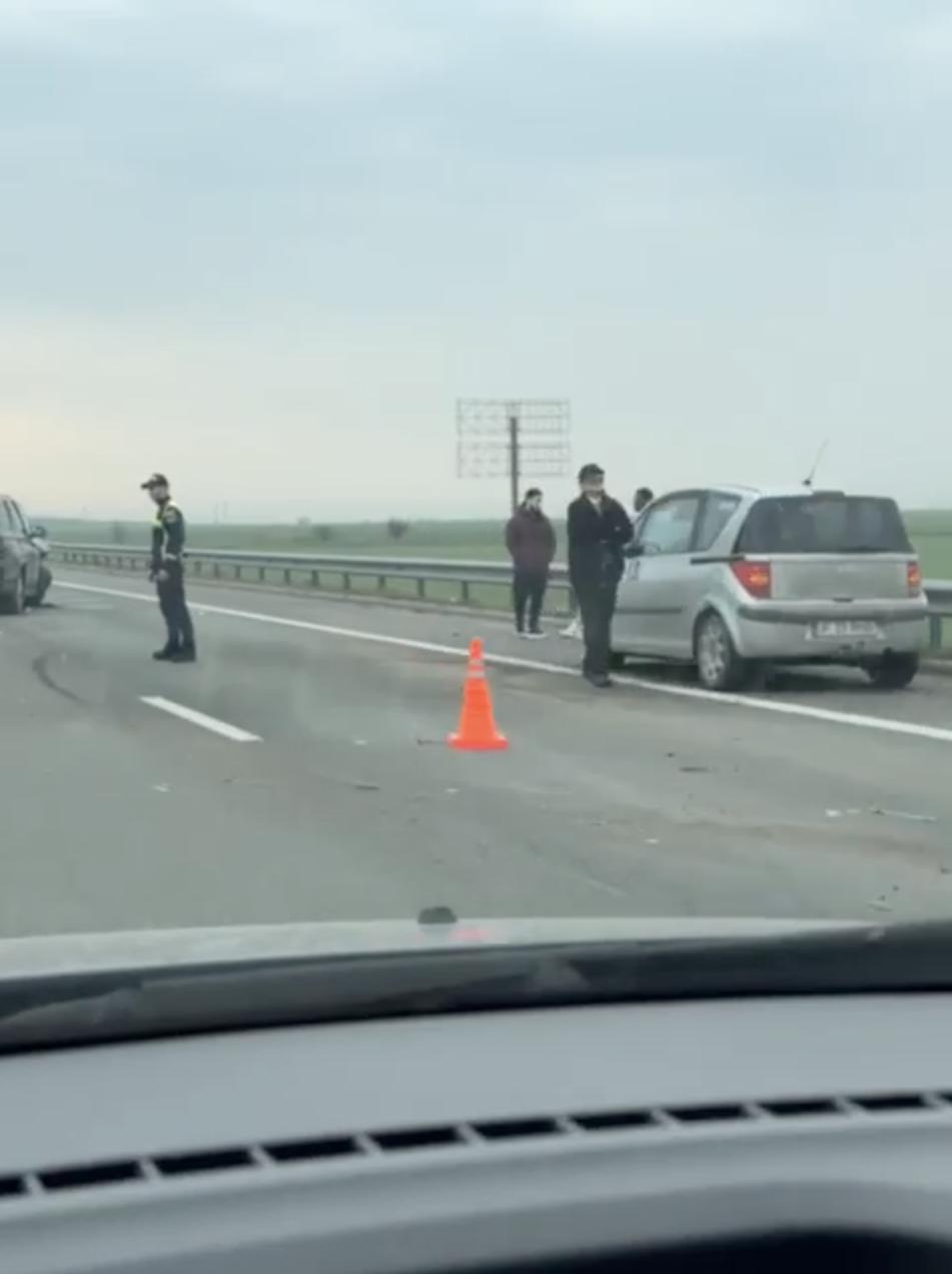 Benny Adegbuyi și soția sa, implicați într-un accident grav! Circulau cu 200 km/h și au intrat în parapet 827570