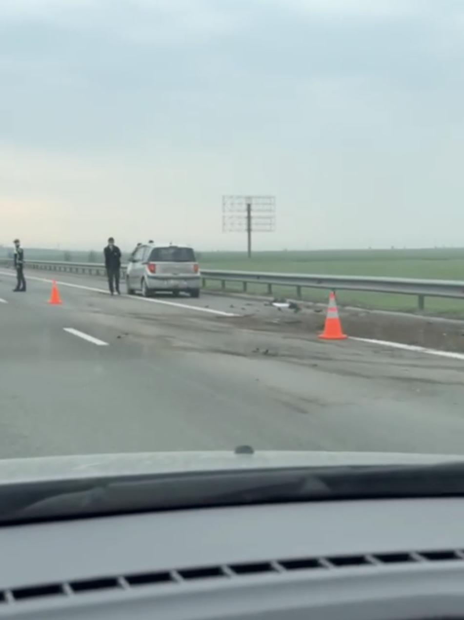 Benny Adegbuyi și soția sa, implicați într-un accident grav! Circulau cu 200 km/h și au intrat în parapet 827571