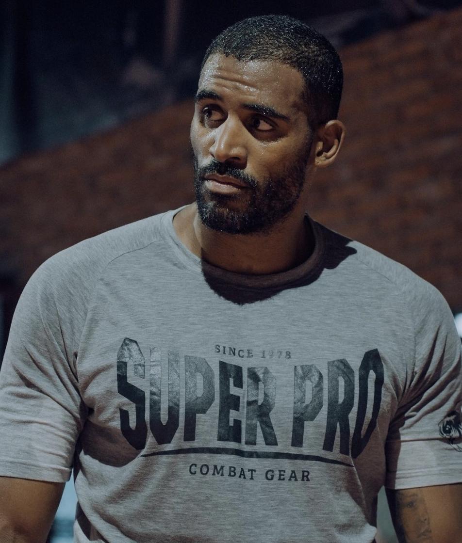 Benny Adegbuyi și soția sa, implicați într-un accident grav! Circulau cu 200 km/h și au intrat în parapet 827574