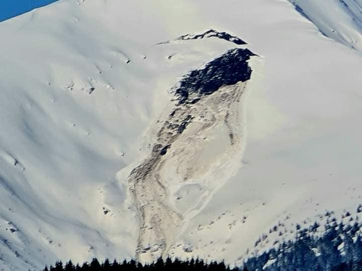 Avalanșă masivă în Munții Rodnei: Imaginile captivante surprinse de la înălțime 827917