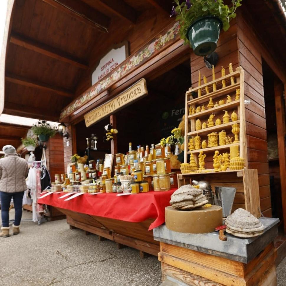 Cât costă un kilogram de cârnați sau un chec la Târgul de Paște al Capitalei 2023 827784