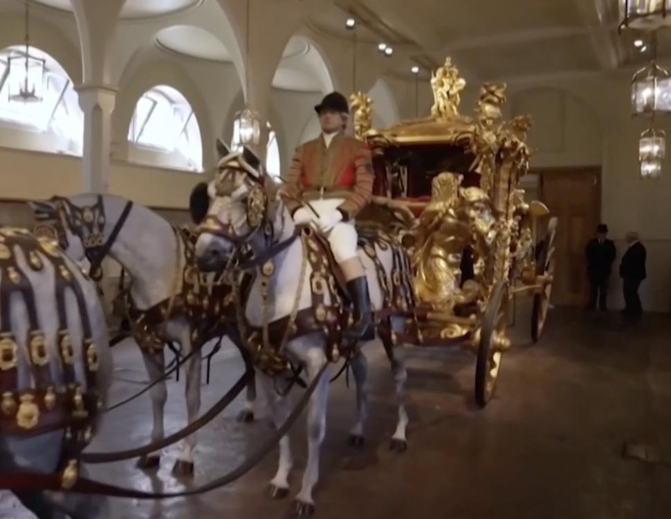 Imagini spectaculoase cu cele două caleşti pentru ceremoniile de încoronare a regelui Charles al III-lea 827910