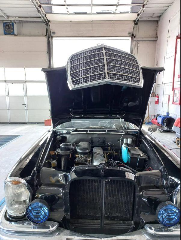 O maşină care a fost a lui Nicolae Ceauşescu a ajuns la RAR, pentru inspecția tehnică periodică 828008