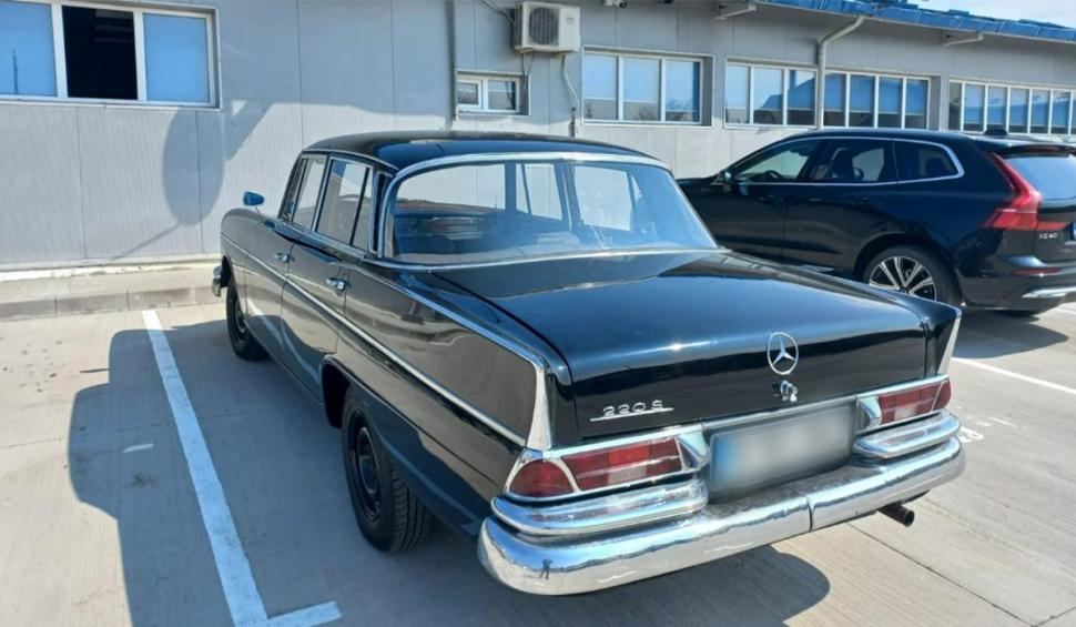 O maşină care a fost a lui Nicolae Ceauşescu a ajuns la RAR, pentru inspecția tehnică periodică 828033