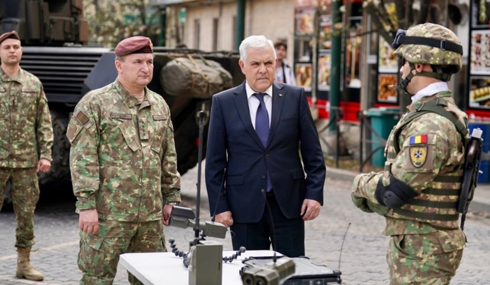 Radu Tudor: Cu război la graniţă, ministrul Apărării aruncă bomba - mii de militari vor să plece din sistem
