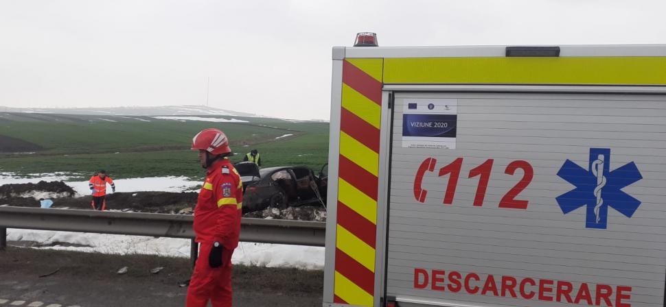 Tragedie pe centura ocolitoare a Sucevei: Un tânăr a murit, iar alți patru au fost răniți, după ce s-au răsturnat cu mașina 828104