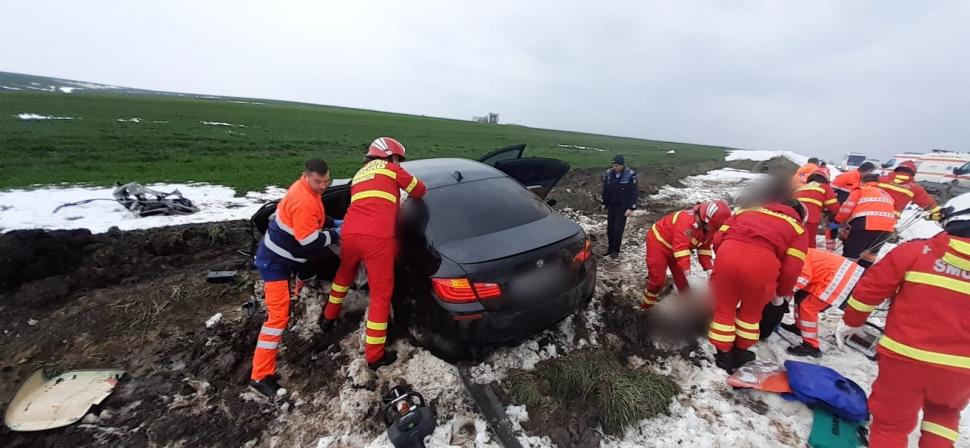 Tragedie pe centura ocolitoare a Sucevei: Un tânăr a murit, iar alți patru au fost răniți, după ce s-au răsturnat cu mașina 828105