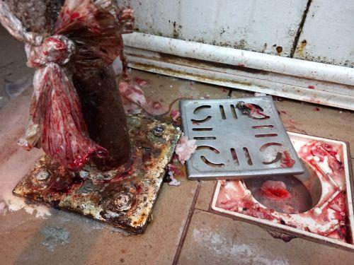 ANPC, amenzi de 300.000 de lei pentru neregulile din Piața Obor 828433