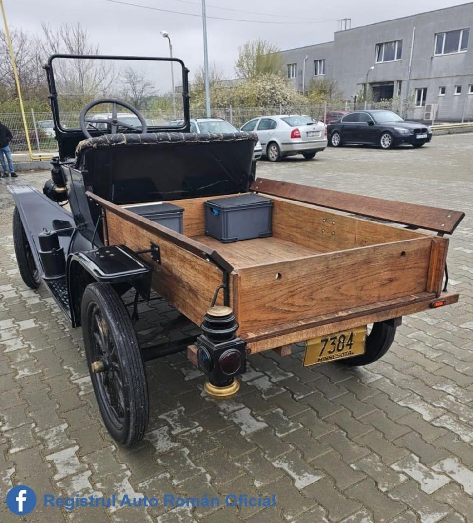 Un român a adus la RAR o mașină fabricată în 1914, care se poate vinde cu 70.000 de dolari: "Este o onoare să-i auzi sunetul motorului" 828488